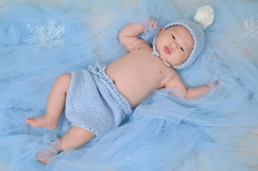 西双版纳摸孕妇肚子沾喜气